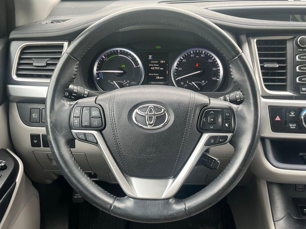 used 2018 Toyota Highlander Hybrid car, priced at $27,340