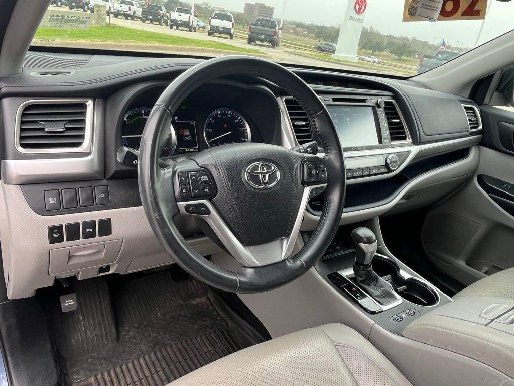 used 2018 Toyota Highlander Hybrid car, priced at $27,340