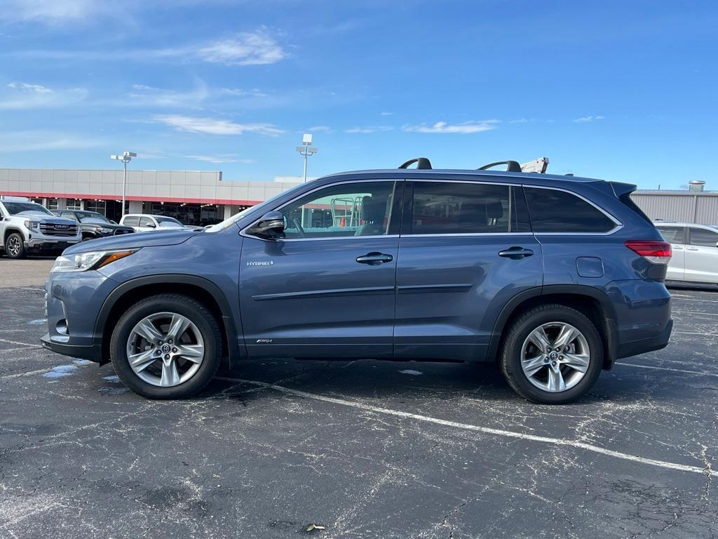 used 2018 Toyota Highlander Hybrid car, priced at $28,981