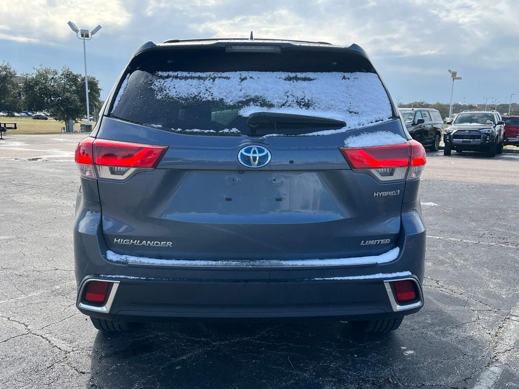 used 2018 Toyota Highlander Hybrid car, priced at $28,981