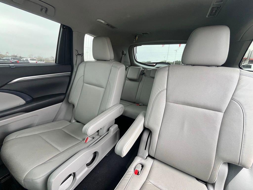 used 2018 Toyota Highlander Hybrid car, priced at $27,340