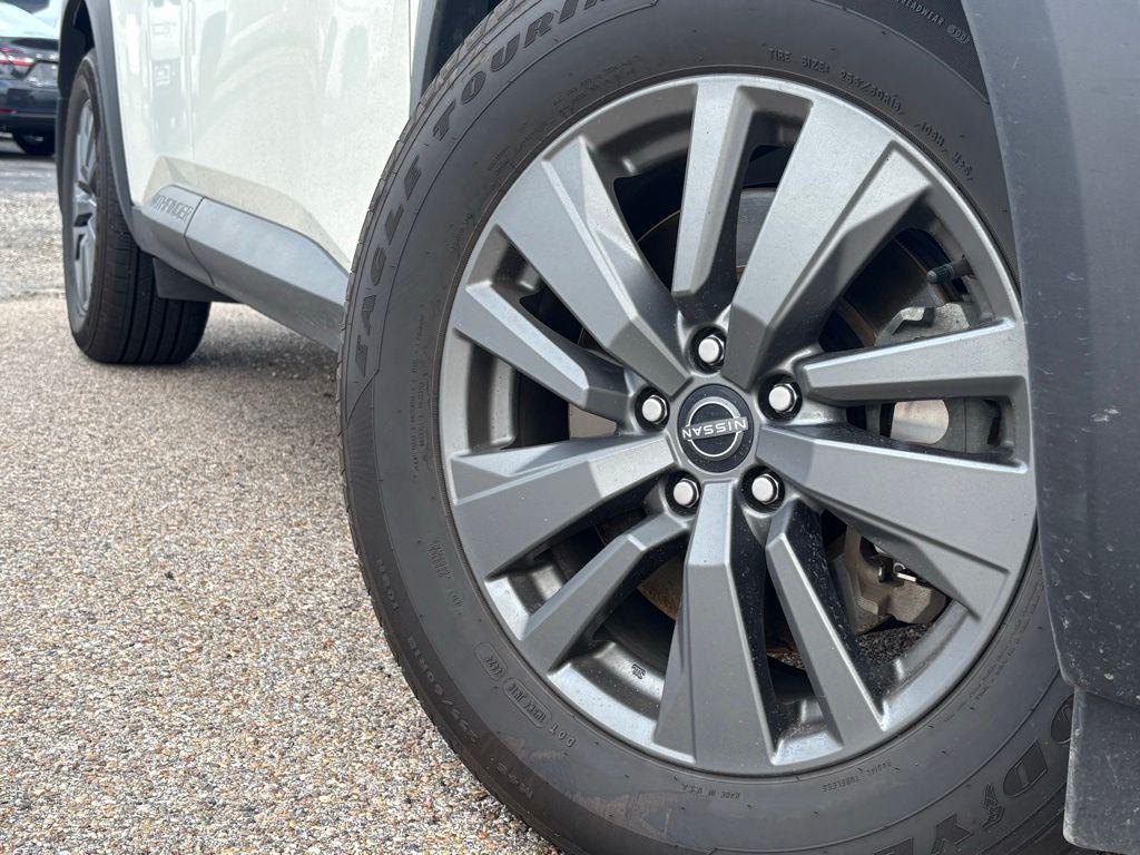 used 2022 Nissan Pathfinder car, priced at $24,991
