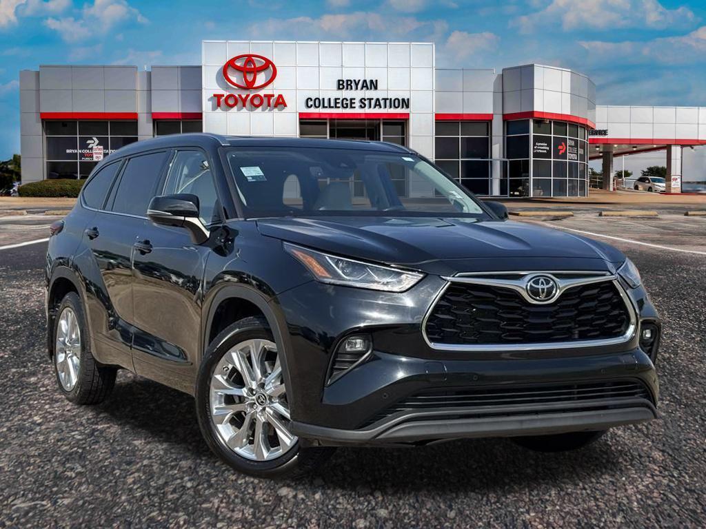 used 2023 Toyota Highlander car, priced at $35,088