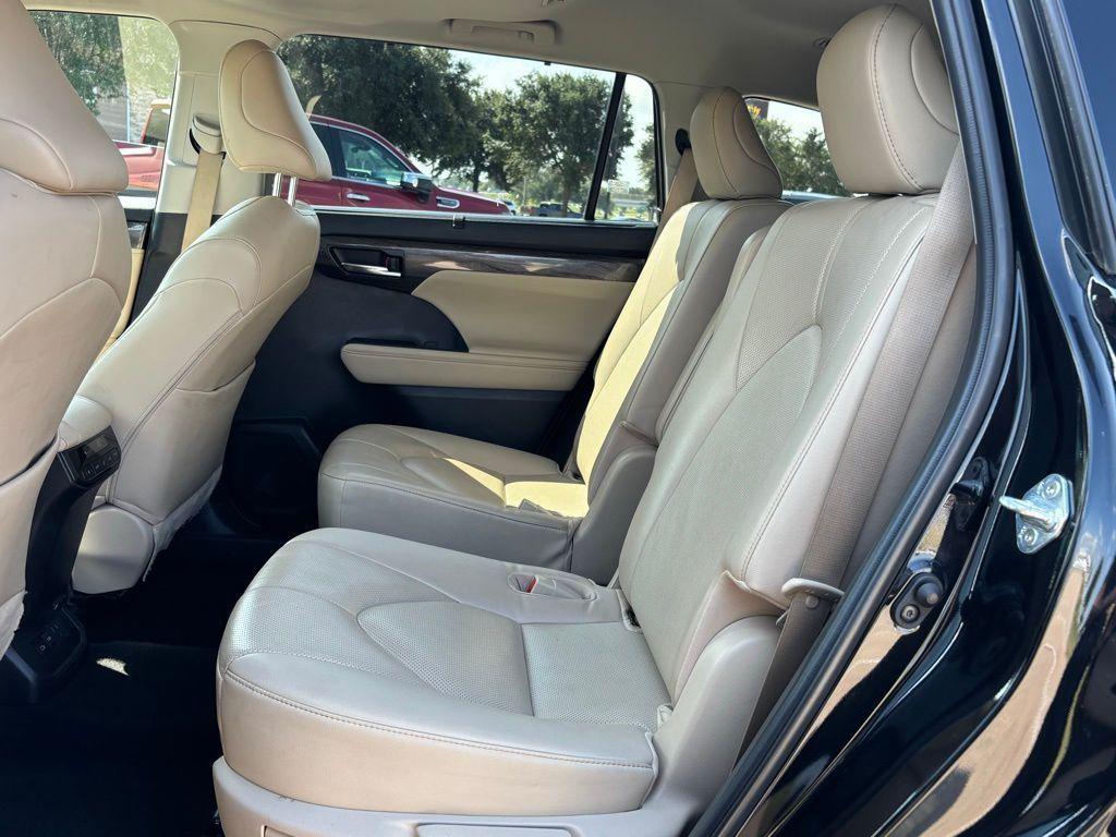 used 2023 Toyota Highlander car, priced at $35,088
