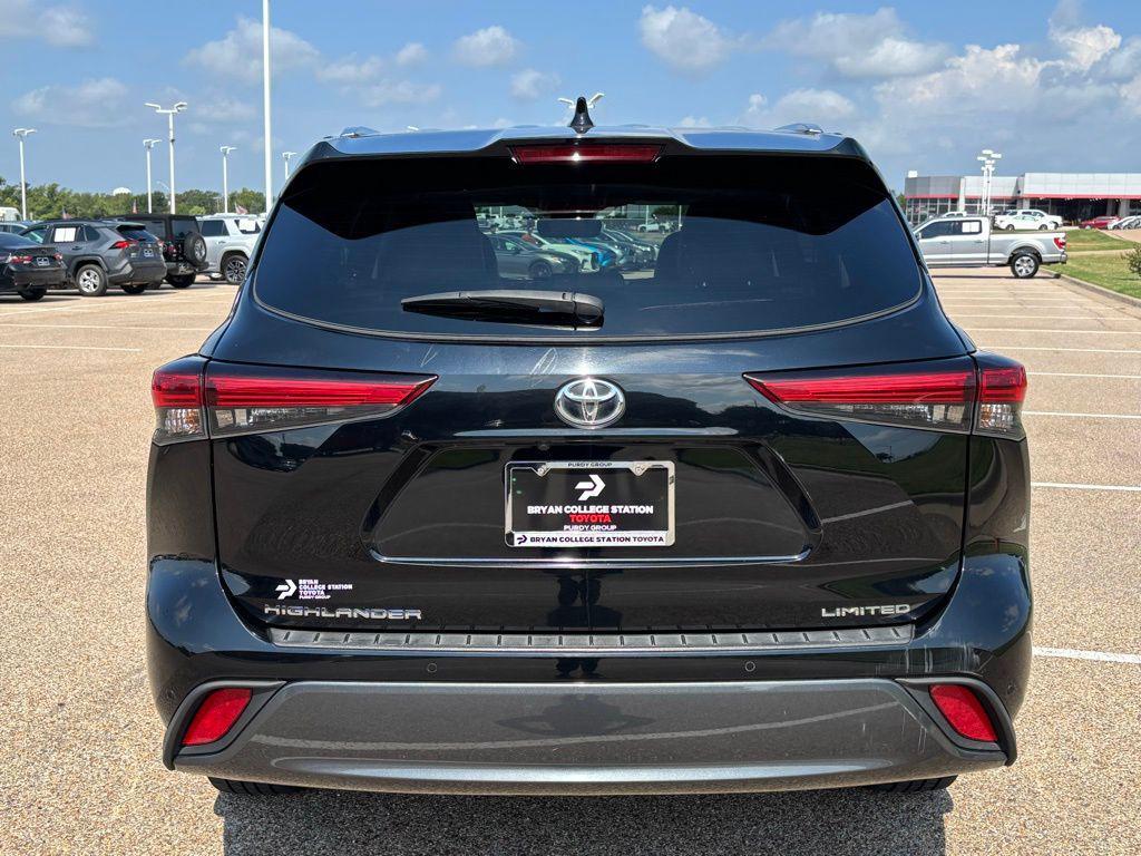 used 2023 Toyota Highlander car, priced at $37,375
