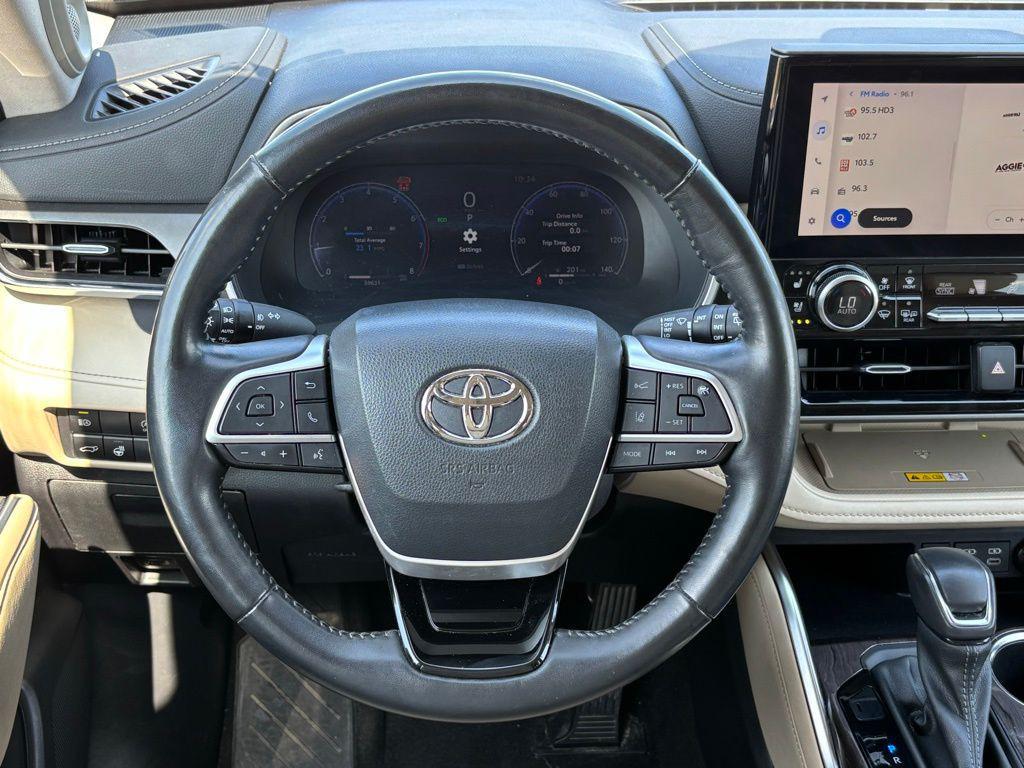 used 2023 Toyota Highlander car, priced at $37,375