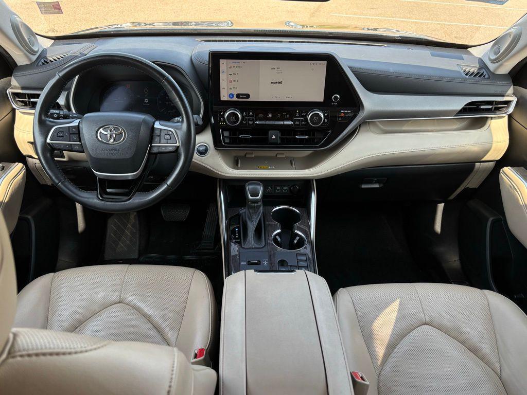 used 2023 Toyota Highlander car, priced at $37,375