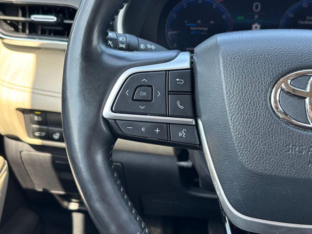 used 2023 Toyota Highlander car, priced at $37,375