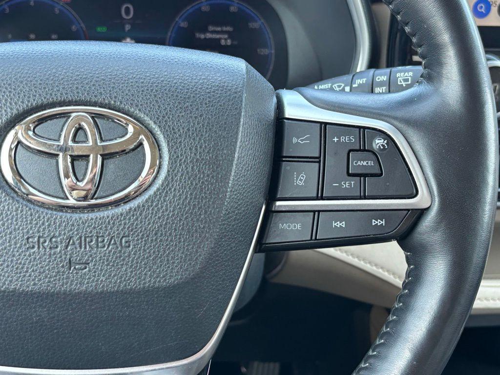 used 2023 Toyota Highlander car, priced at $37,375