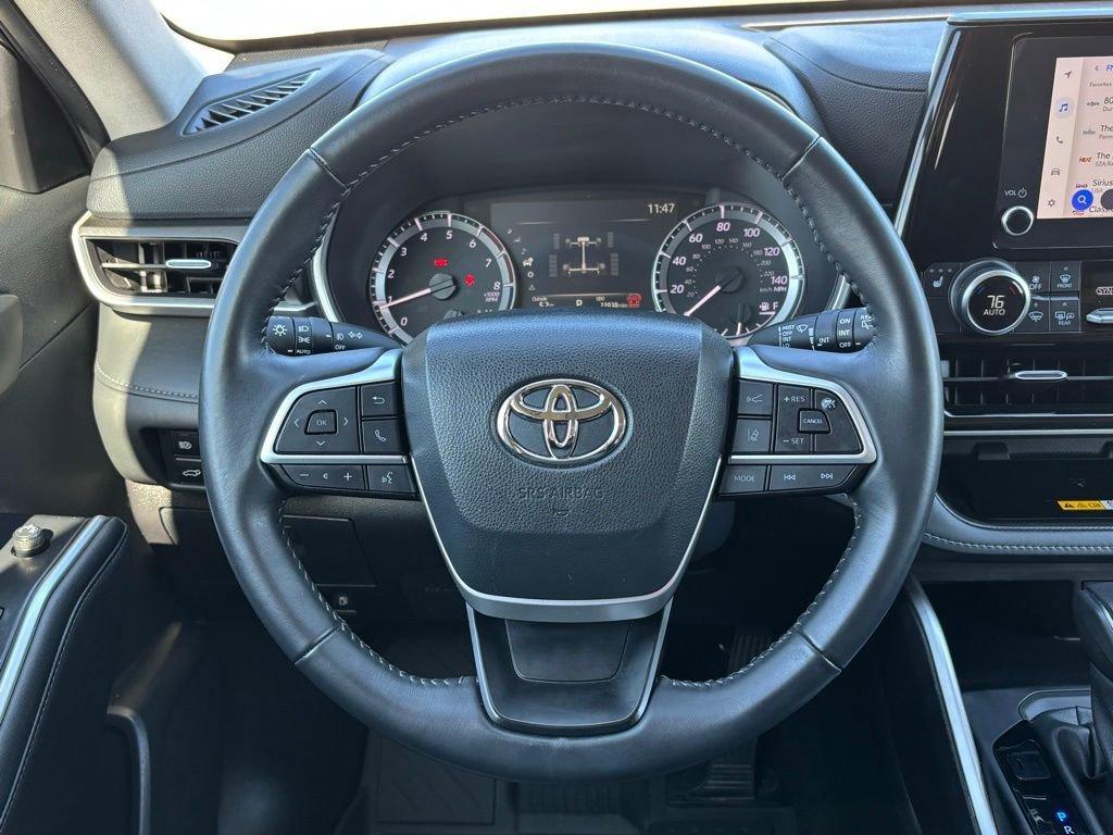 used 2024 Toyota Highlander car, priced at $41,387