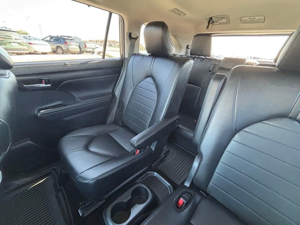 used 2024 Toyota Highlander car, priced at $41,387