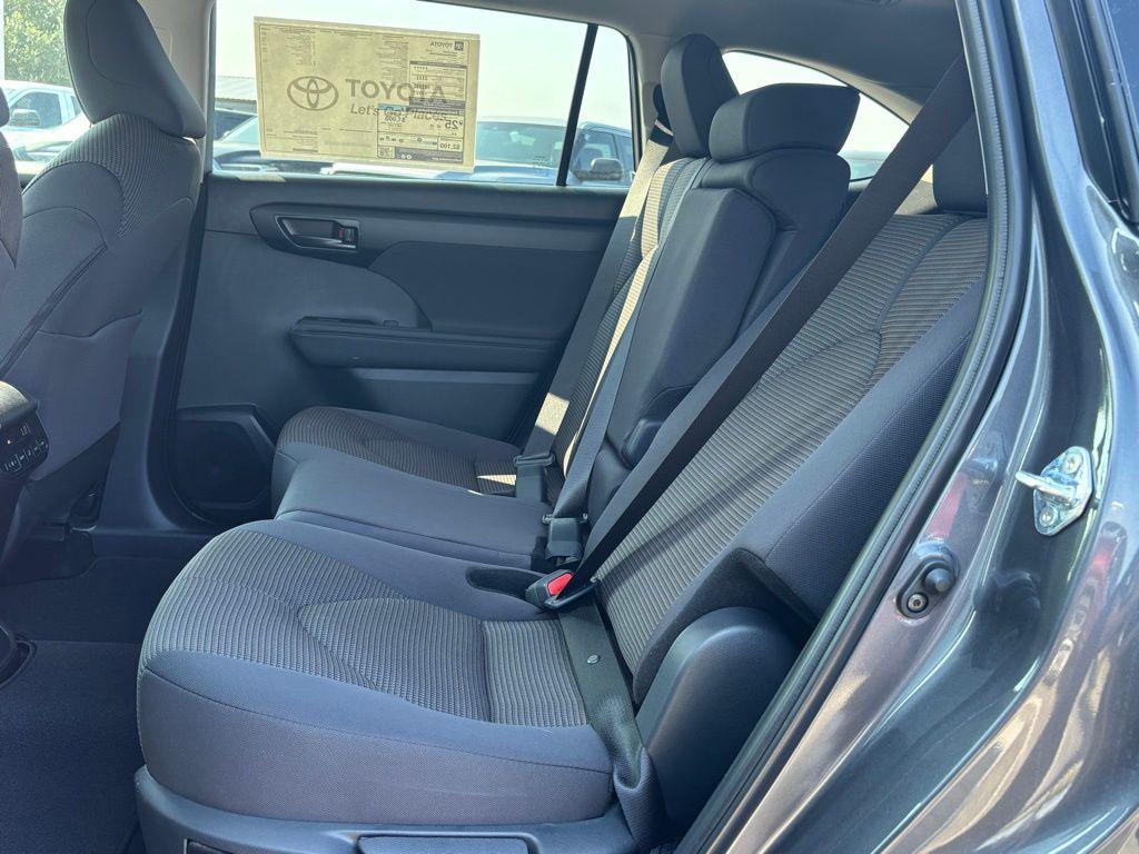 new 2025 Toyota Highlander car, priced at $44,991