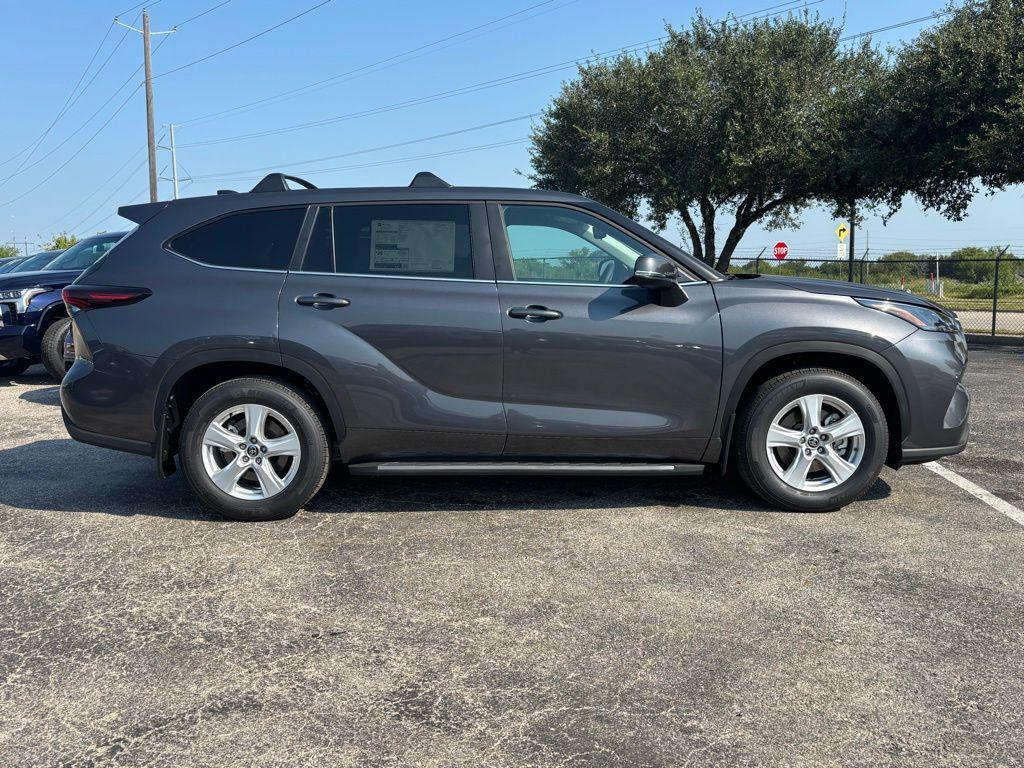 new 2025 Toyota Highlander car, priced at $44,991
