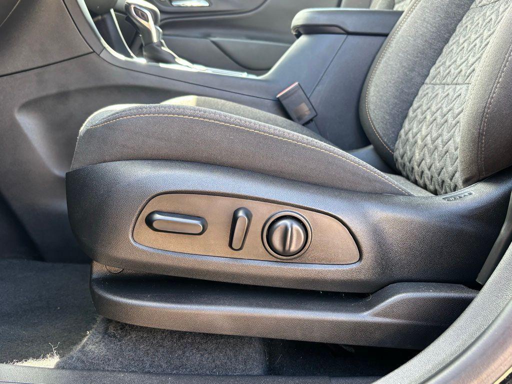 used 2023 Chevrolet Equinox car, priced at $20,743