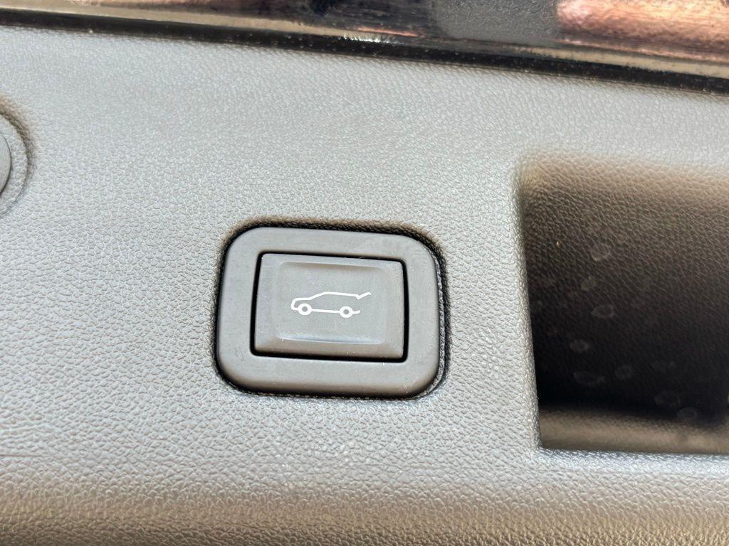 used 2023 Chevrolet Equinox car, priced at $20,743