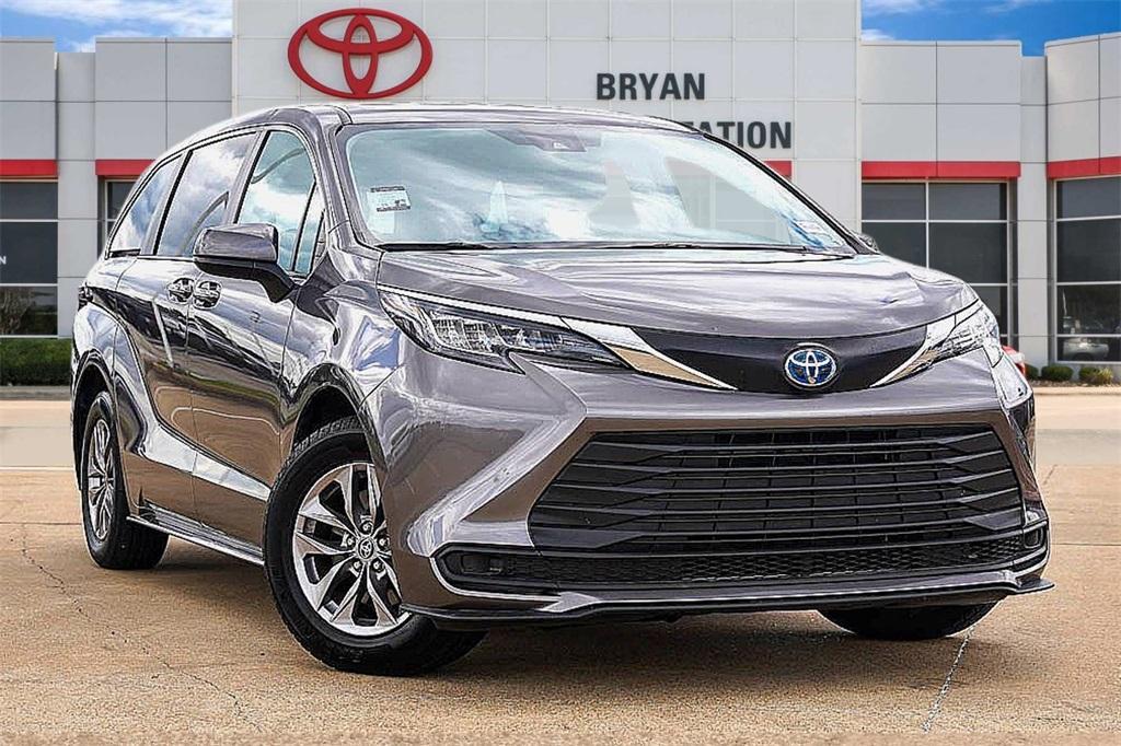 used 2022 Toyota Sienna car, priced at $37,446