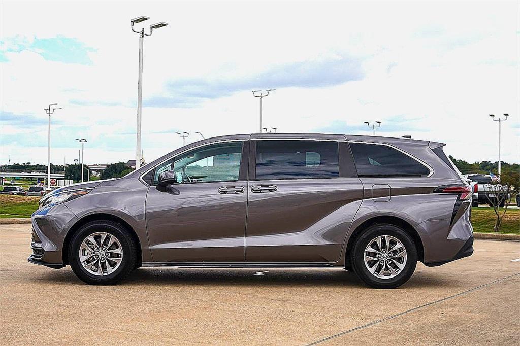 used 2022 Toyota Sienna car, priced at $36,101