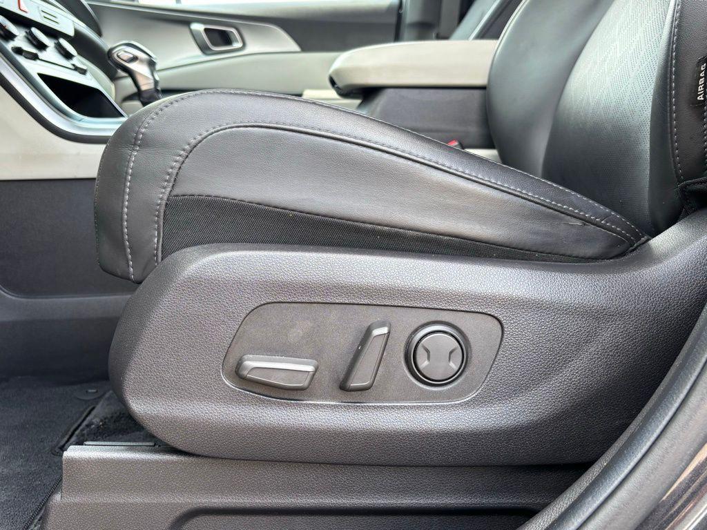 used 2022 Kia Carnival car, priced at $24,888