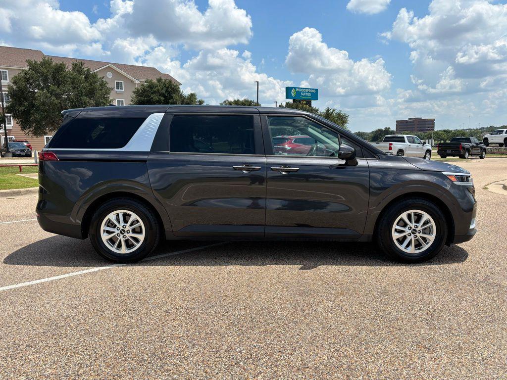used 2022 Kia Carnival car, priced at $24,888