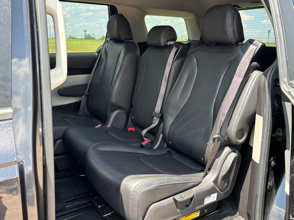 used 2022 Kia Carnival car, priced at $24,888