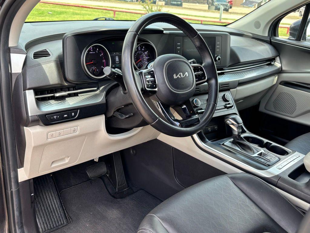 used 2022 Kia Carnival car, priced at $24,888