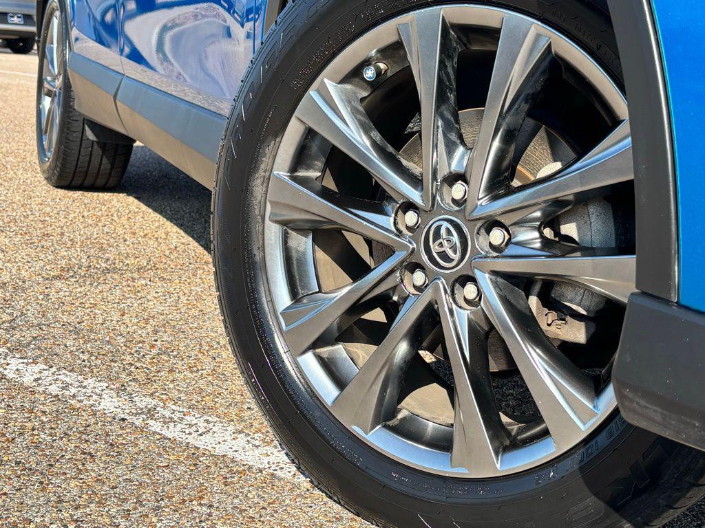 used 2018 Toyota RAV4 car, priced at $16,991