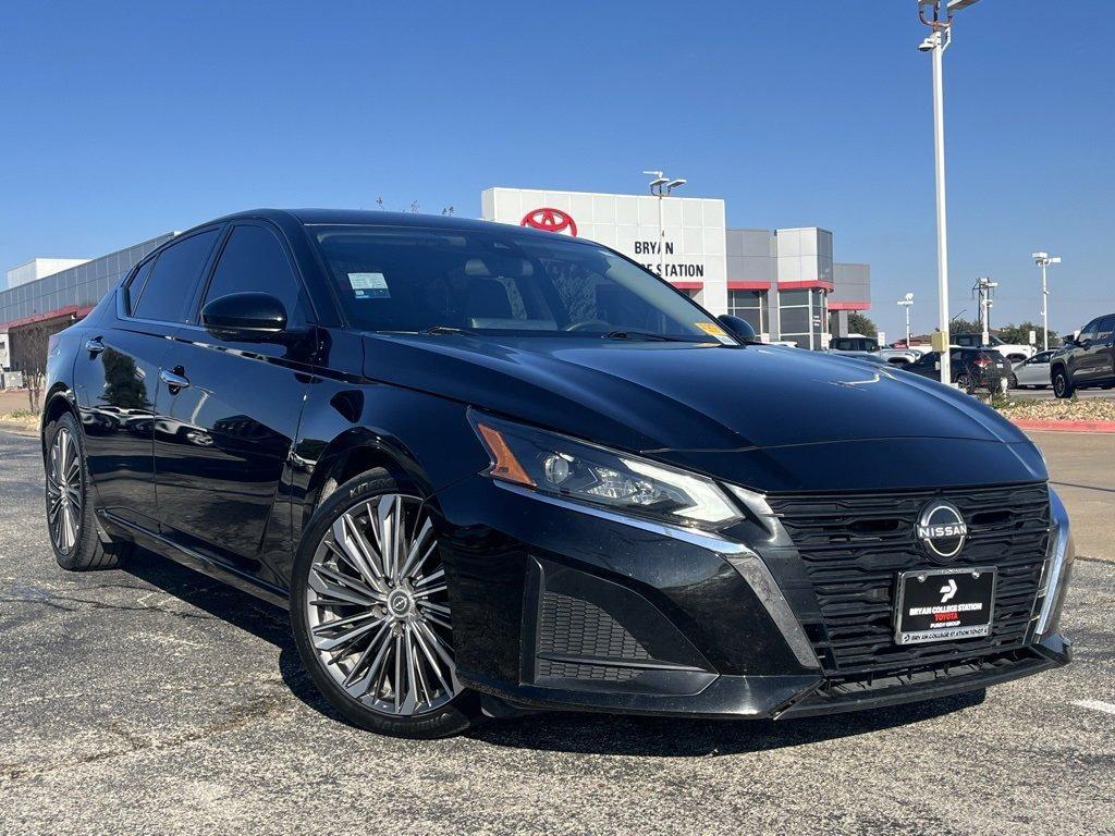 used 2023 Nissan Altima car, priced at $24,233