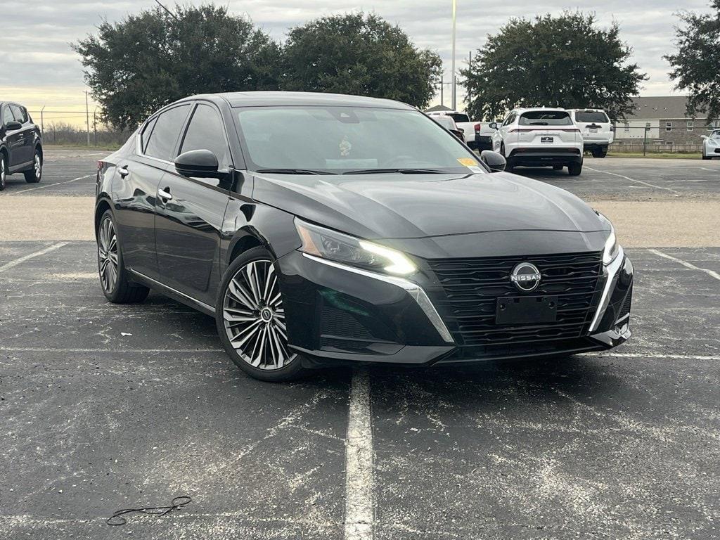 used 2023 Nissan Altima car, priced at $24,233