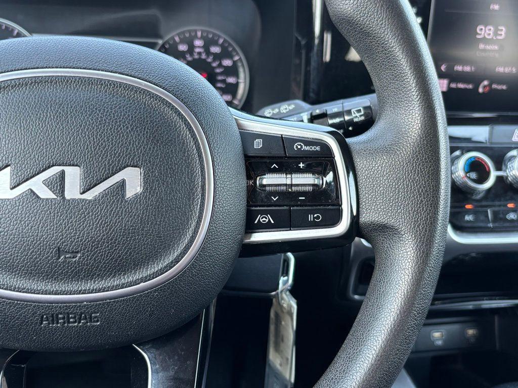 used 2023 Kia Sorento car, priced at $22,328