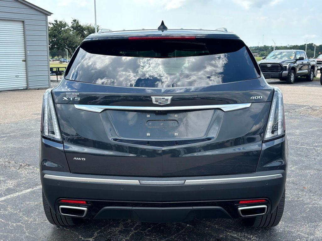 used 2022 Cadillac XT5 car, priced at $38,991