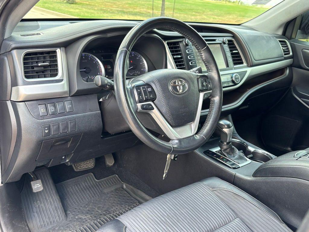 used 2019 Toyota Highlander car, priced at $19,487
