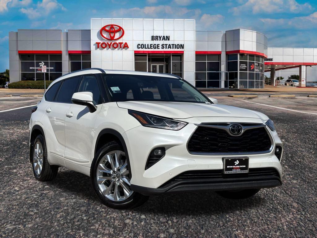 used 2020 Toyota Highlander car, priced at $30,991
