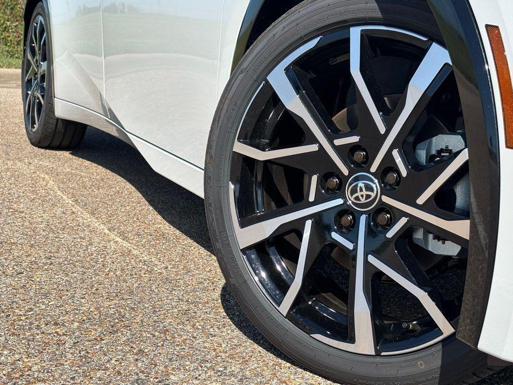 new 2025 Toyota Prius Plug-In Hybrid car, priced at $45,862