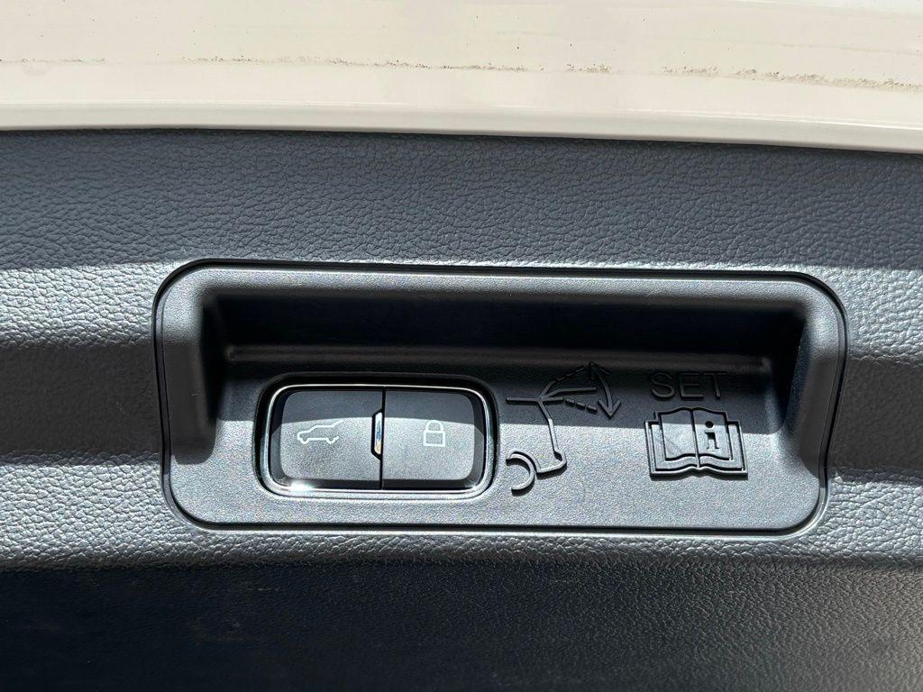 used 2023 Ford Explorer car, priced at $30,991