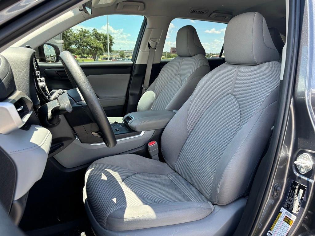 used 2020 Toyota Highlander car, priced at $24,991