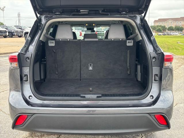 used 2020 Toyota Highlander car, priced at $24,777