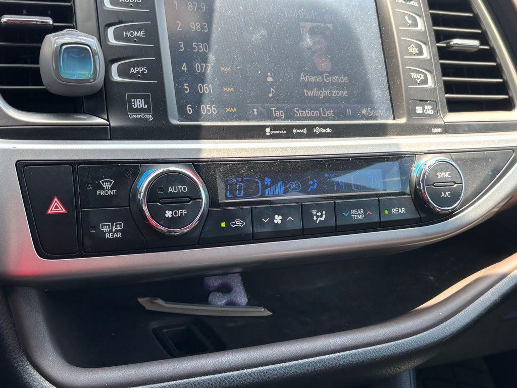 used 2019 Toyota Highlander car, priced at $29,175