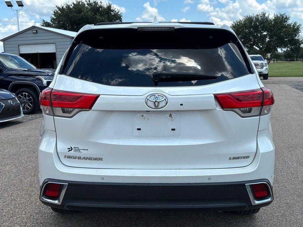 used 2019 Toyota Highlander car, priced at $29,175