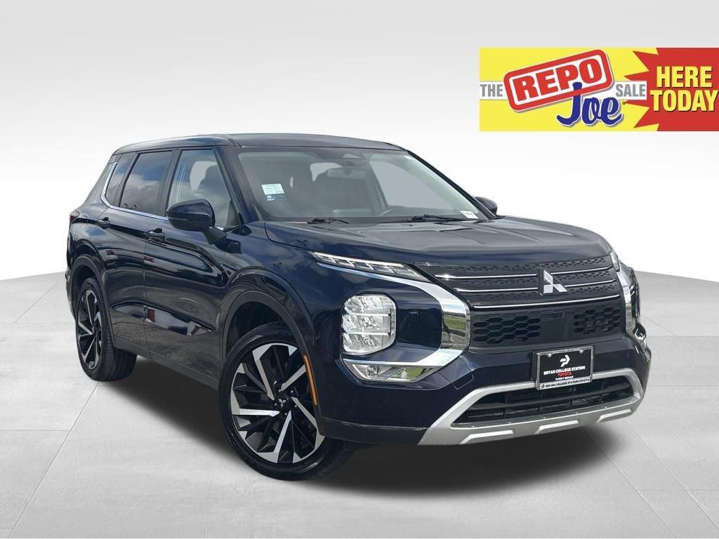 used 2023 Mitsubishi Outlander car, priced at $23,571