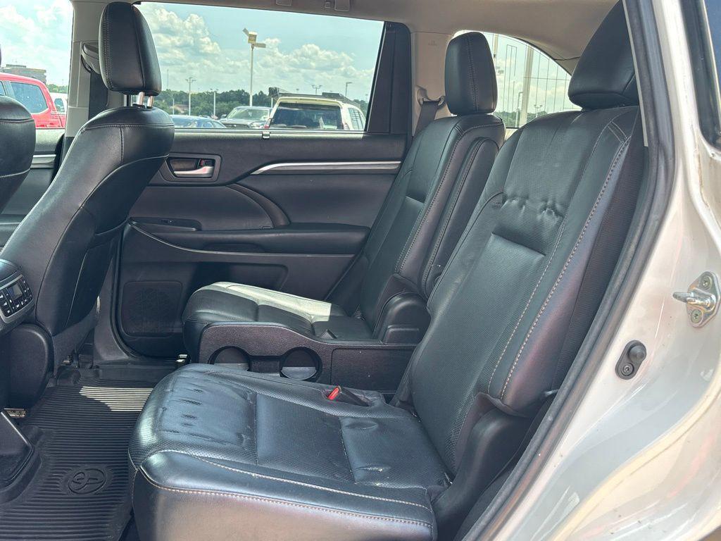 used 2018 Toyota Highlander car, priced at $26,689