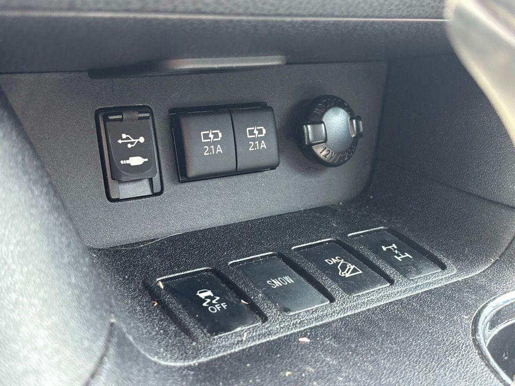 used 2018 Toyota Highlander car, priced at $26,689