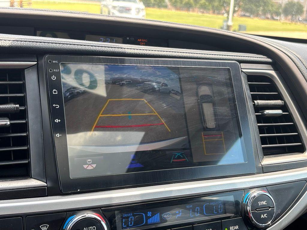 used 2018 Toyota Highlander car, priced at $26,689