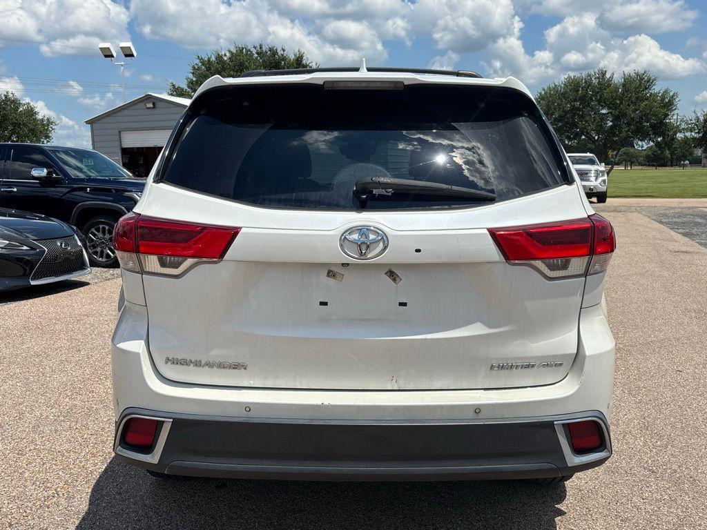 used 2018 Toyota Highlander car, priced at $26,689