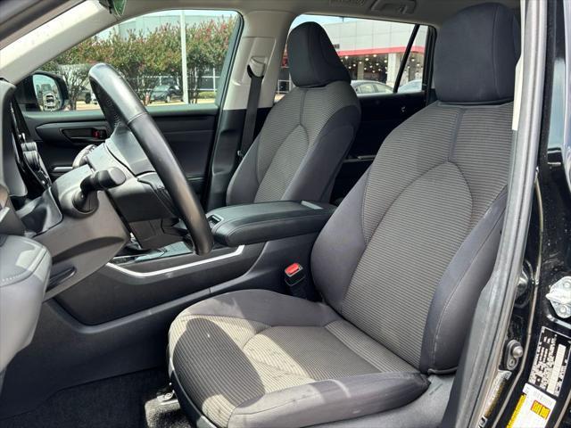 used 2023 Toyota Highlander car, priced at $30,263