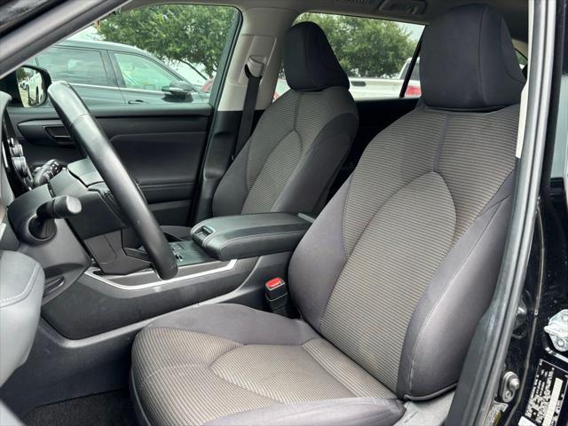 used 2023 Toyota Highlander car, priced at $30,263