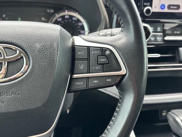 used 2023 Toyota Highlander car, priced at $30,263