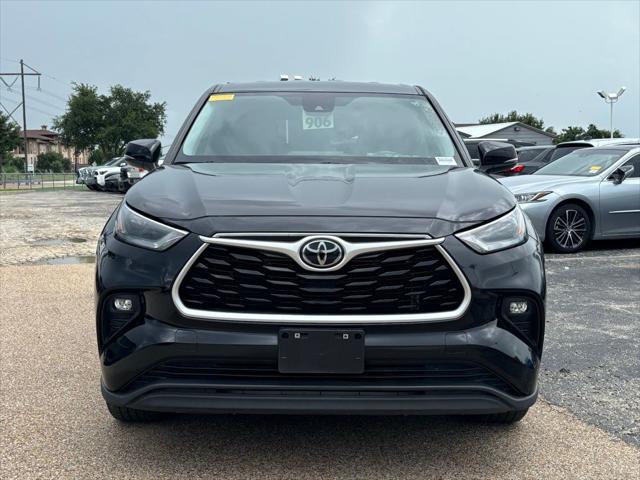 used 2023 Toyota Highlander car, priced at $30,263