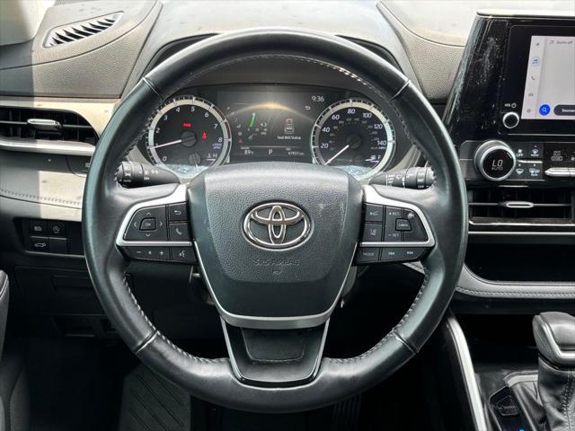 used 2023 Toyota Highlander car, priced at $30,263