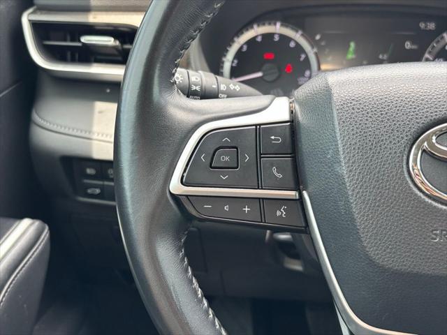 used 2023 Toyota Highlander car, priced at $30,263