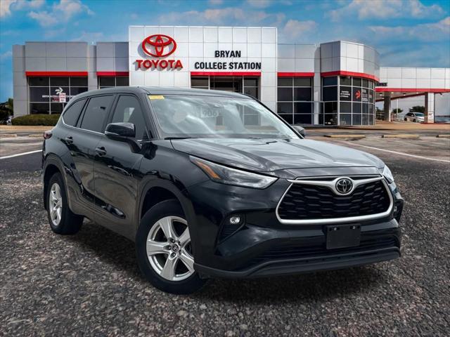 used 2023 Toyota Highlander car, priced at $30,263
